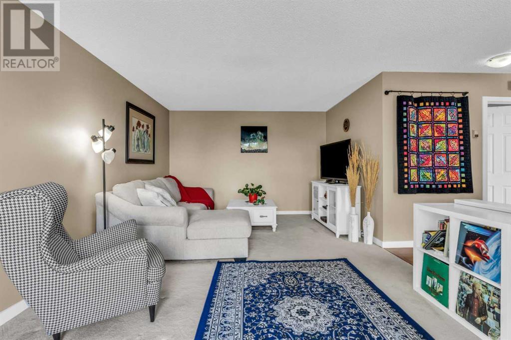 Single Family House Bi-level for Sale in    Street NE Huntington Hills Calgary 