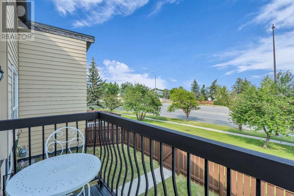 Single Family House Bi-level for Sale in    Street NE Huntington Hills Calgary 