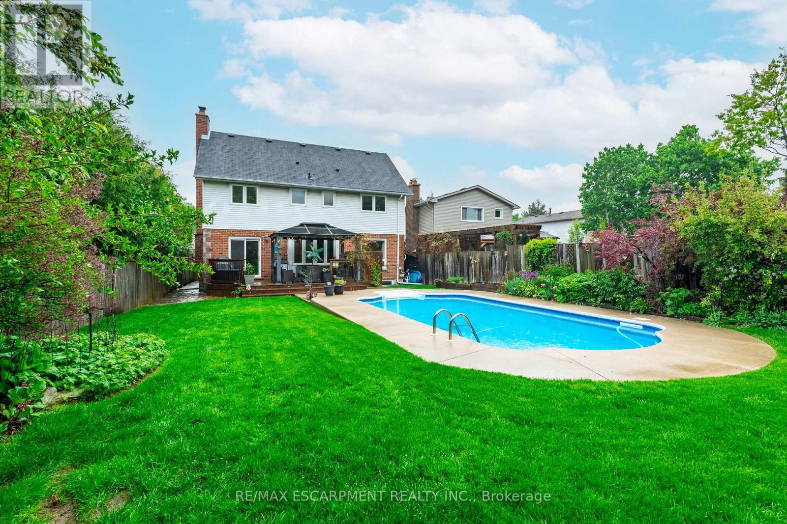 Photo 15 of 24 Vance Crescent, Hamilton ON