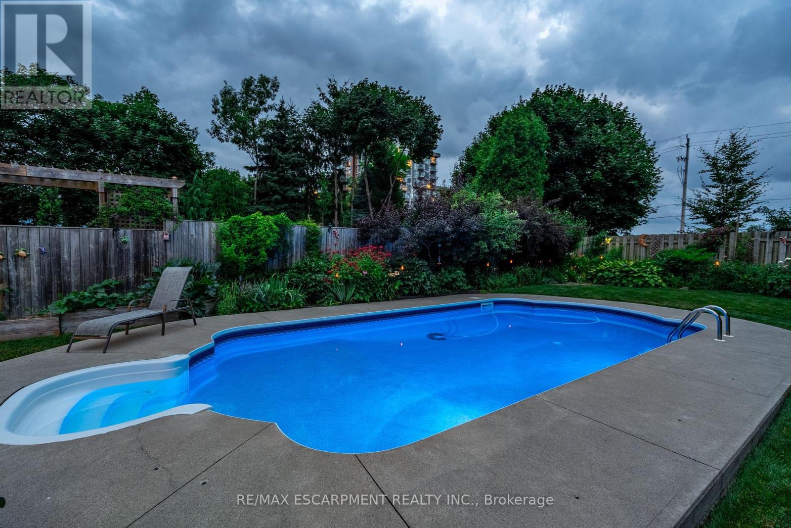 Photo 35 of 24 Vance Crescent, Hamilton ON