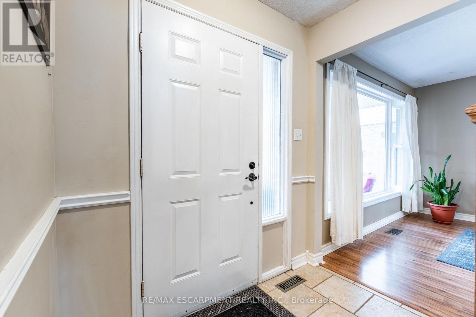 Photo 25 of 24 Vance Crescent, Hamilton ON