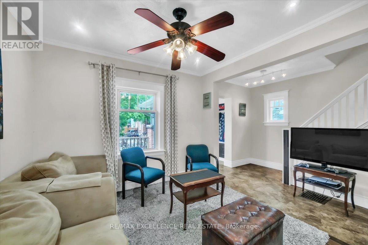 Photo 38 of 626 Downie Street, Peterborough Central ON