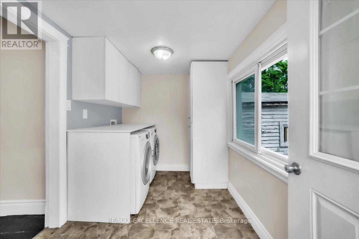Photo 13 of 626 Downie Street, Peterborough Central ON