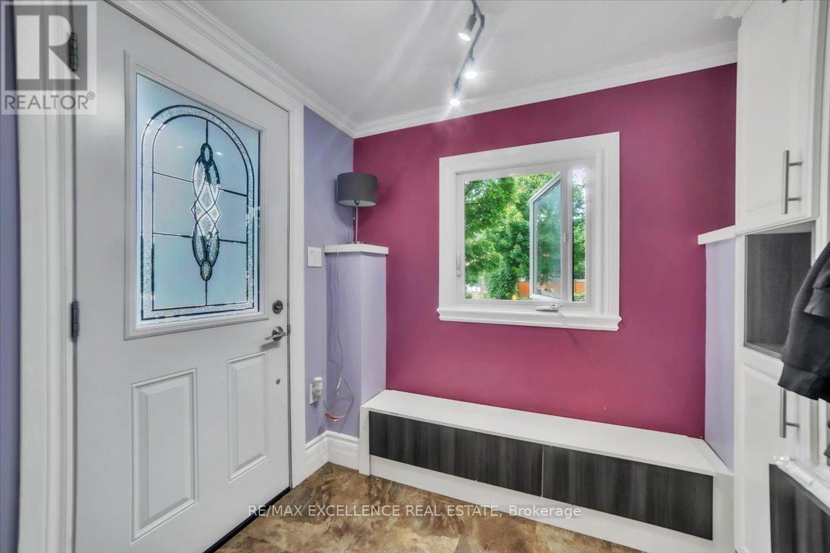 Photo 2 of 626 Downie Street, Peterborough Central ON