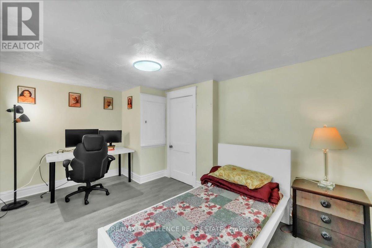 Photo 19 of 626 Downie Street, Peterborough Central ON