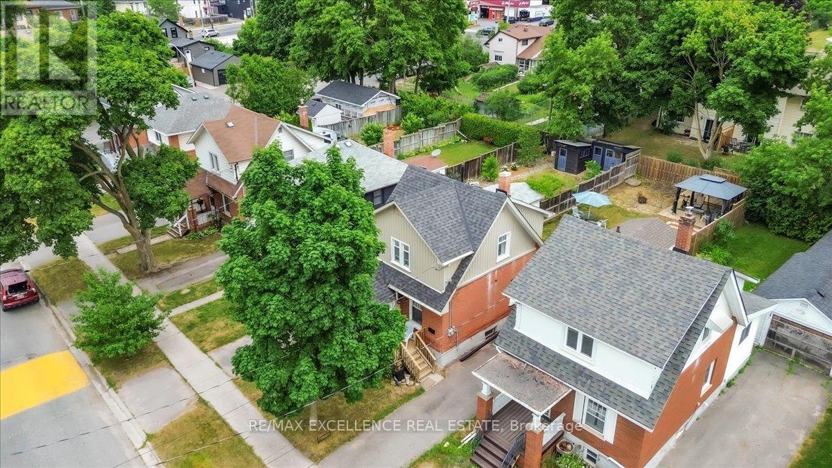 Photo 22 of 626 Downie Street, Peterborough Central ON