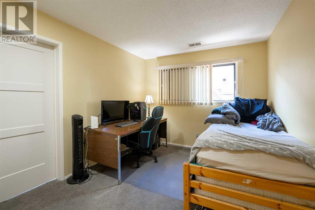 Single Family House for Sale in    Avenue S Victoria Park Lethbridge 