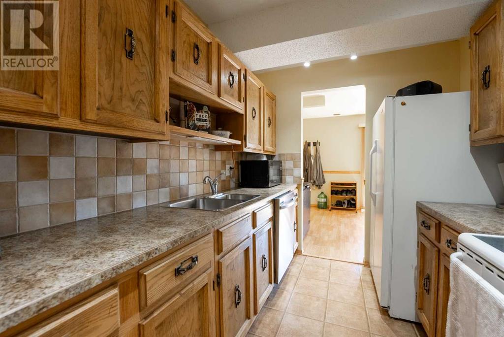 Single Family House for Sale in    Avenue S Victoria Park Lethbridge 
