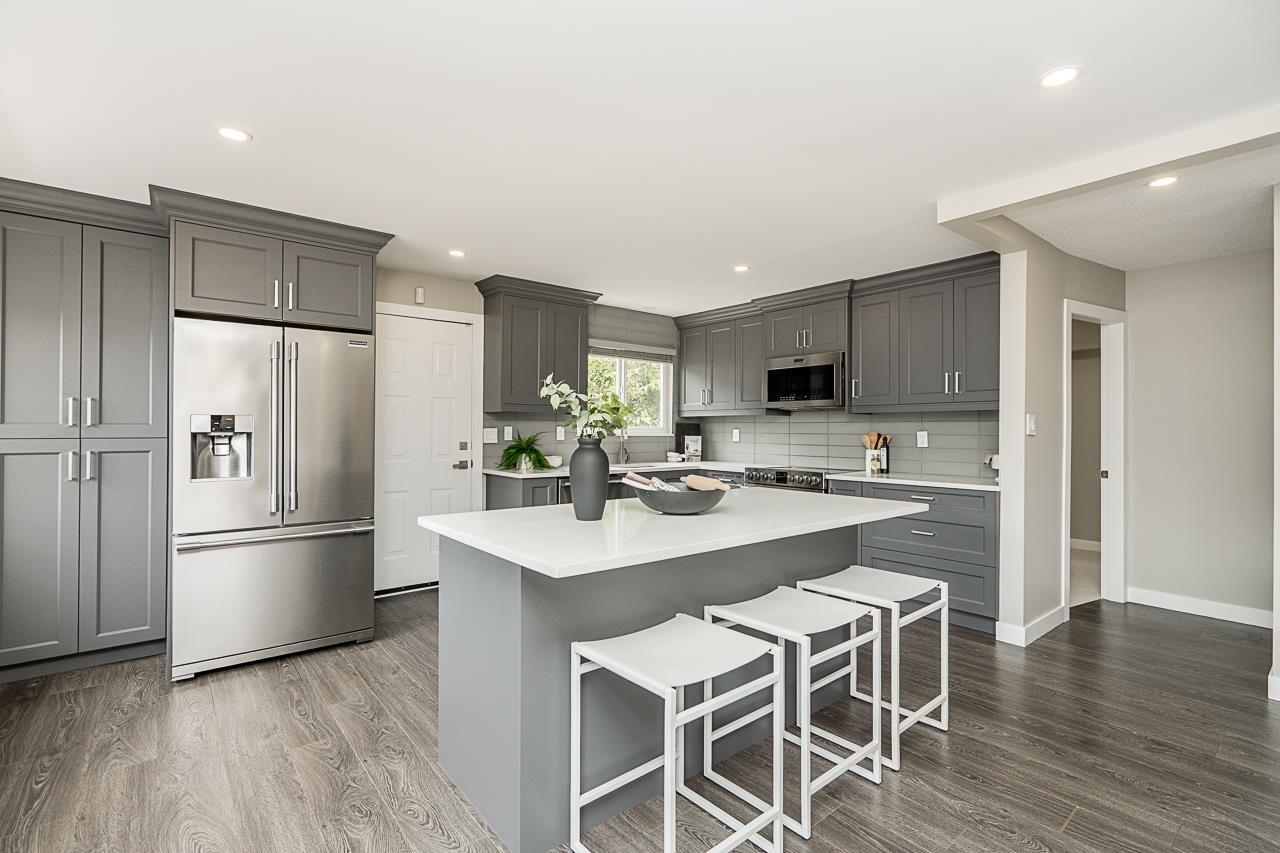 Photo 10 of 20262 46 A Avenue, Langley BC