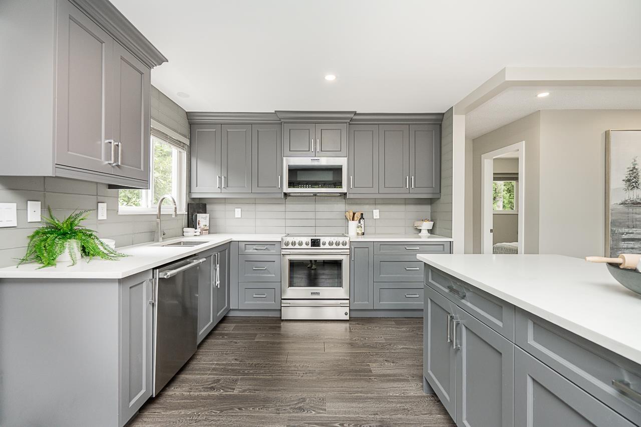 Photo 11 of 20262 46 A Avenue, Langley BC