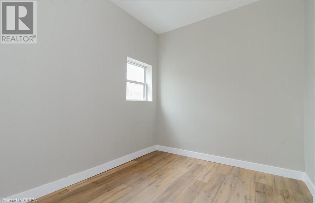 Photo 10 of 302 Colborne Street Unit 3, Brantford ON