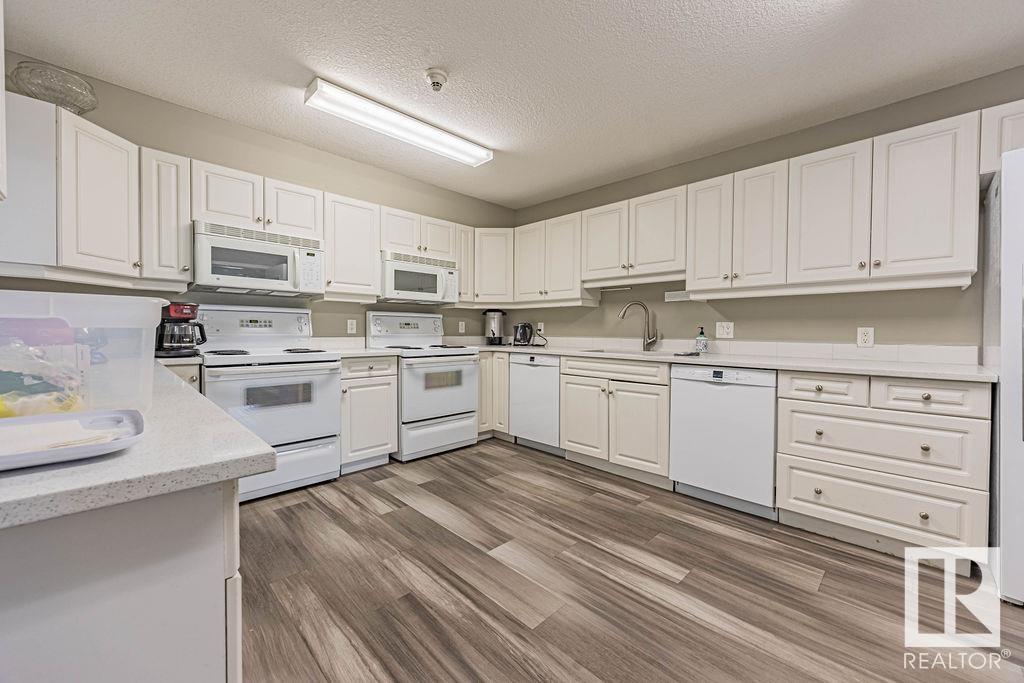 Photo 37 of 222 9008 99 Av Nw, Edmonton AB