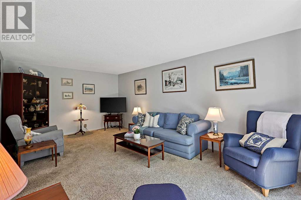 Single Family House Bi-level for Sale in    Street NE Huntington Hills Calgary 