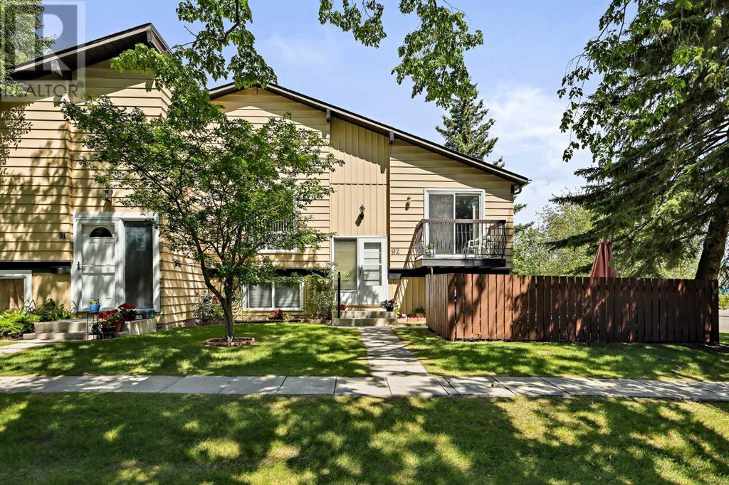 Single Family House Bi-level for Sale in    Street NE Huntington Hills Calgary 