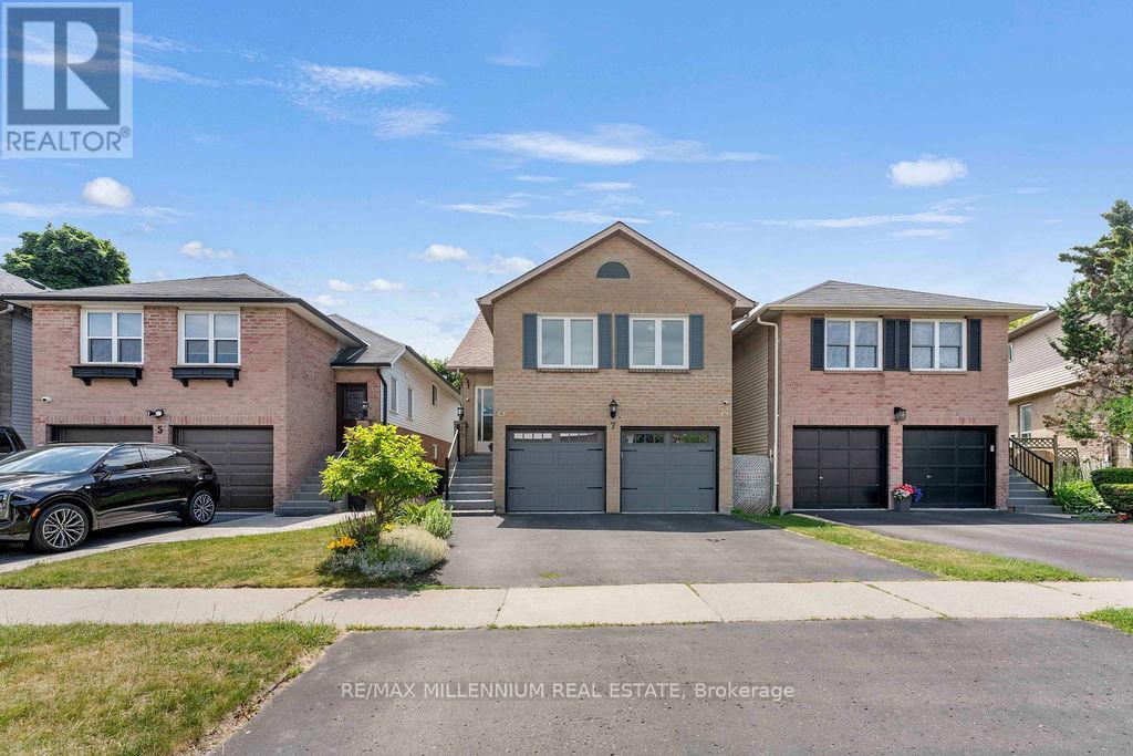 Photo 31 of 7 Empire Crescent, Clarington ON