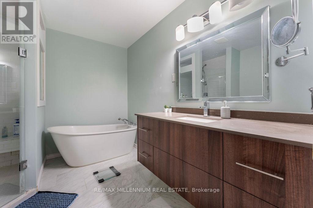 Photo 4 of 7 Empire Crescent, Clarington ON