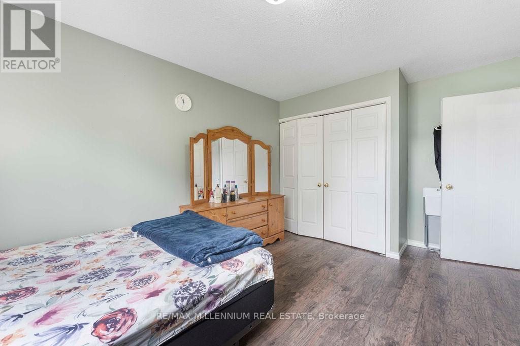 Photo 6 of 7 Empire Crescent, Clarington ON