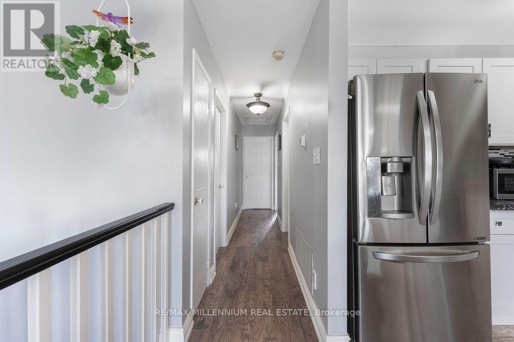 Photo 25 of 7 Empire Crescent, Clarington ON