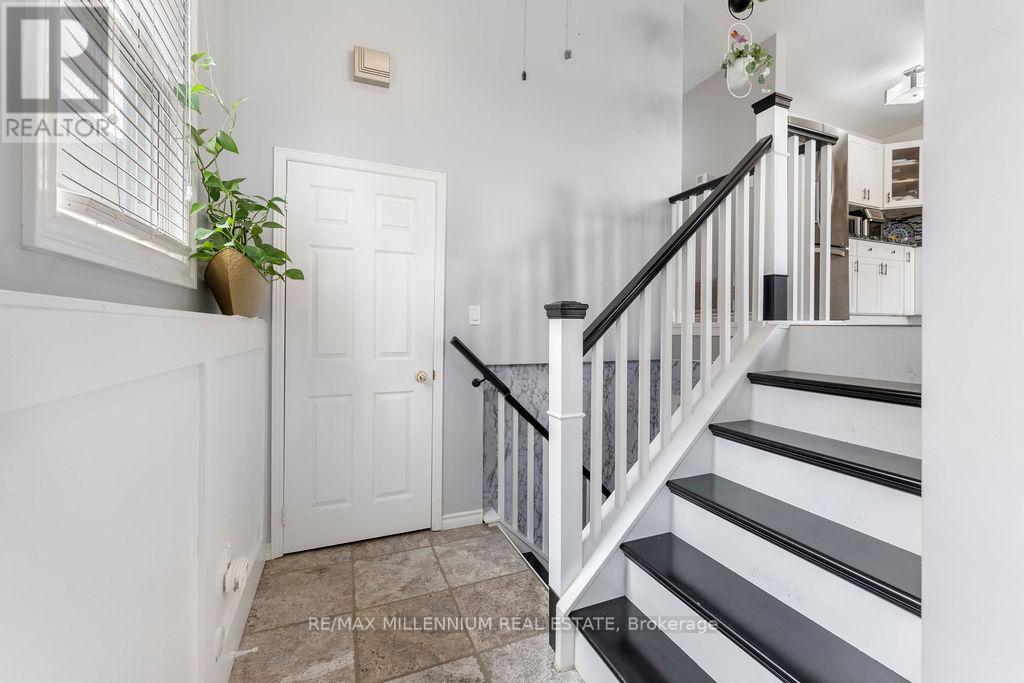 Photo 8 of 7 Empire Crescent, Clarington ON