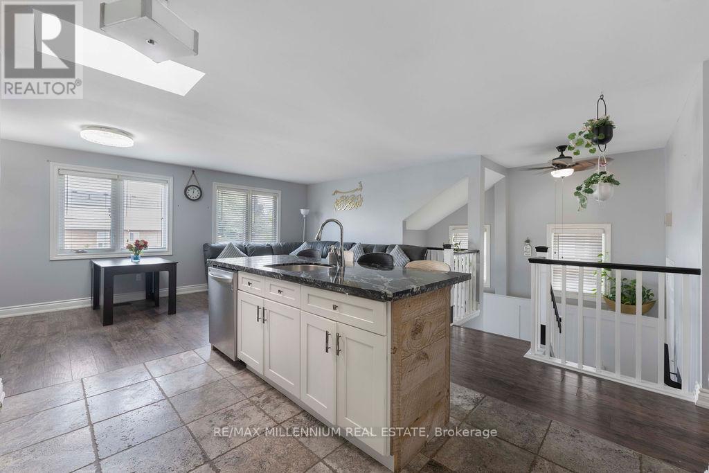 Photo 33 of 7 Empire Crescent, Clarington ON