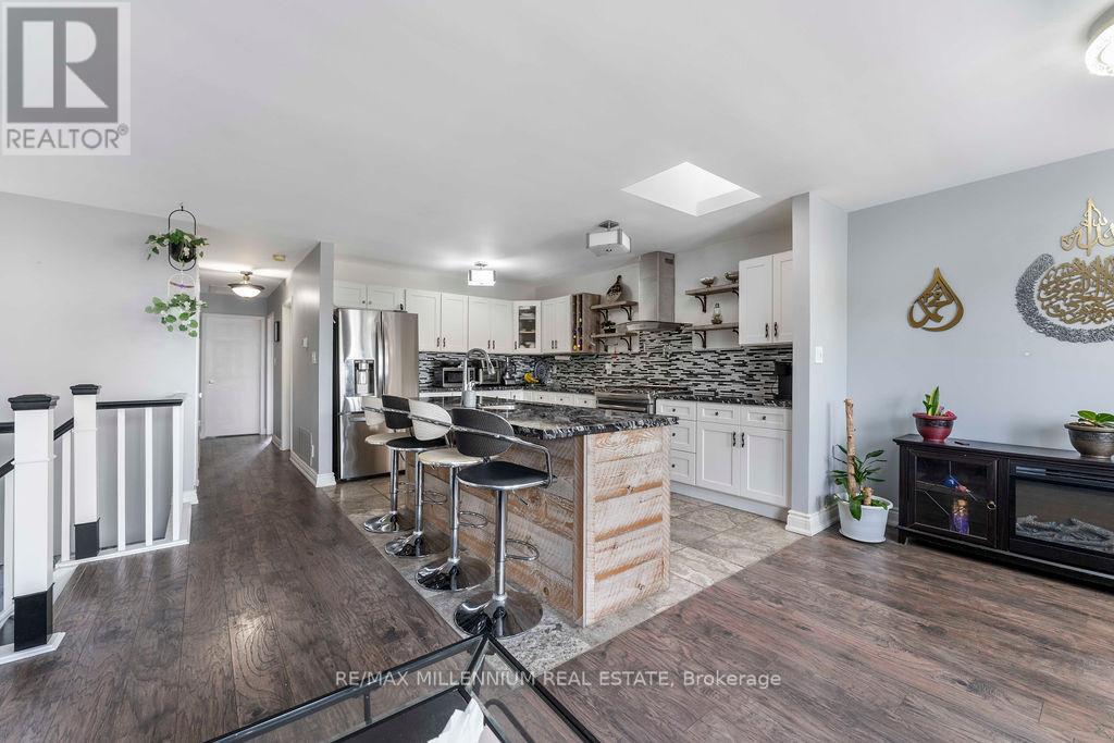 Photo 12 of 7 Empire Crescent, Clarington ON