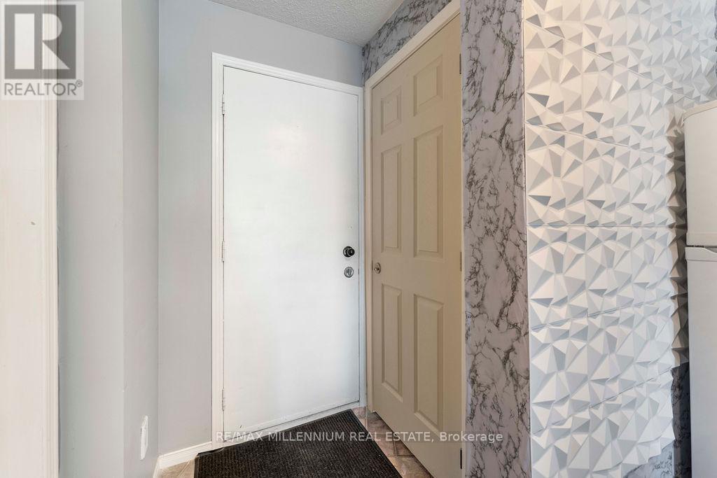 Photo 5 of 7 Empire Crescent, Clarington ON