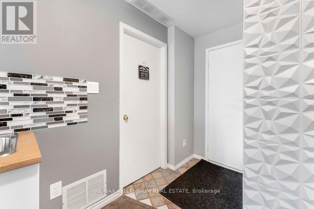 Photo 17 of 7 Empire Crescent, Clarington ON
