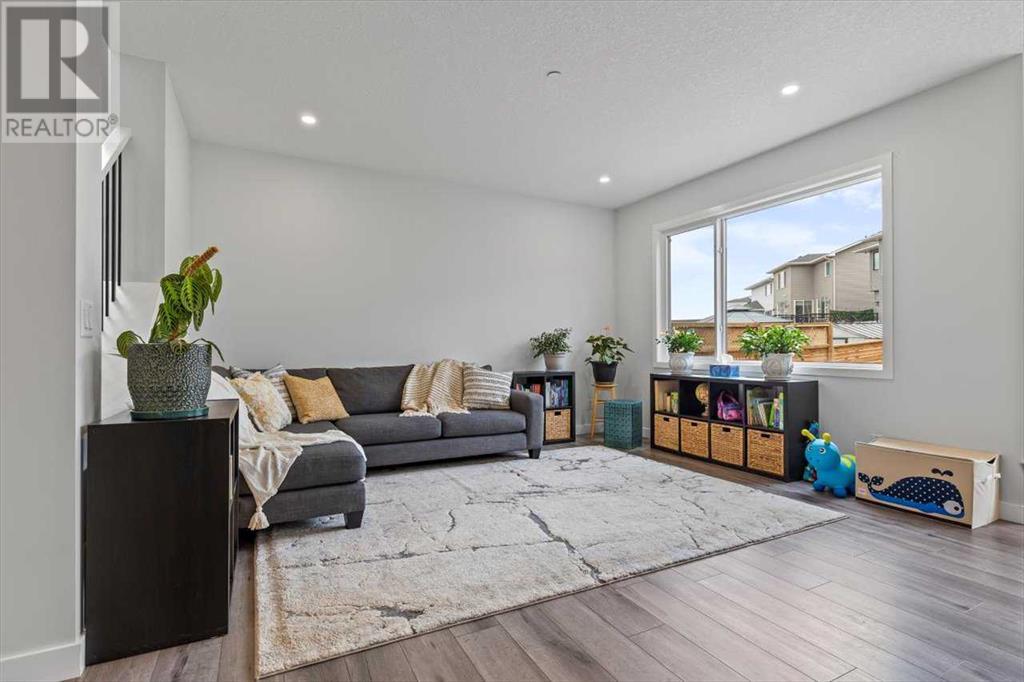 Single Family House for Sale in  Howse Mount NE Livingston Calgary 