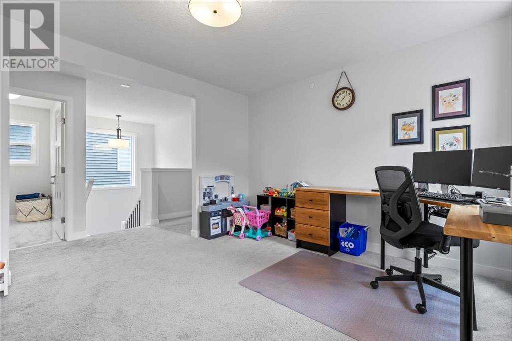 Single Family House for Sale in  Howse Mount NE Livingston Calgary 