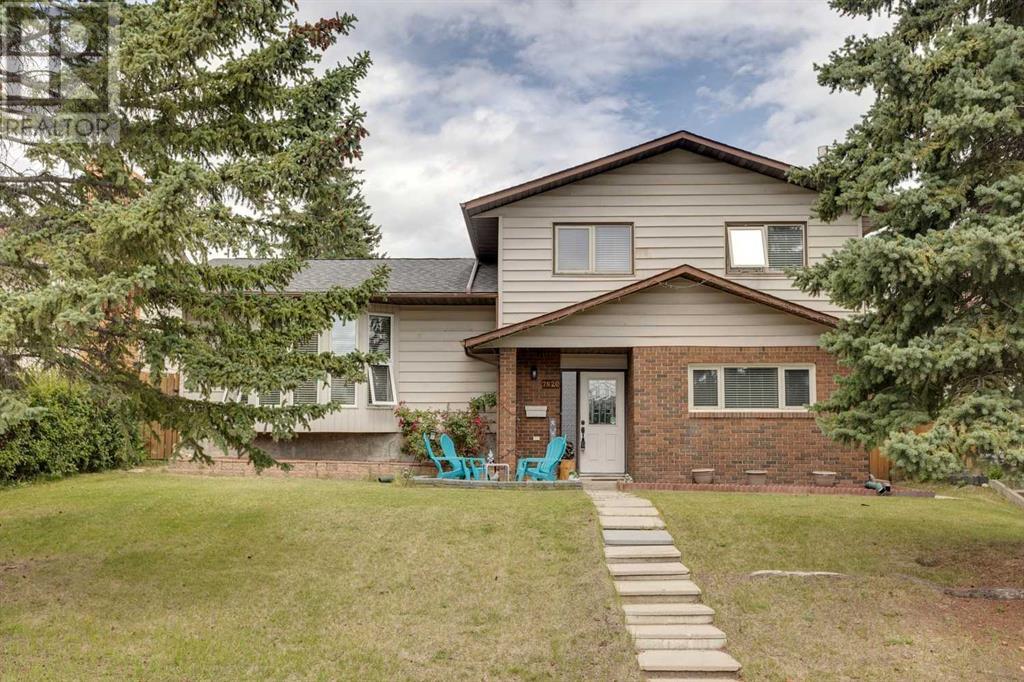 Single Family House for Sale in   Avenue NW Silver Springs Calgary 