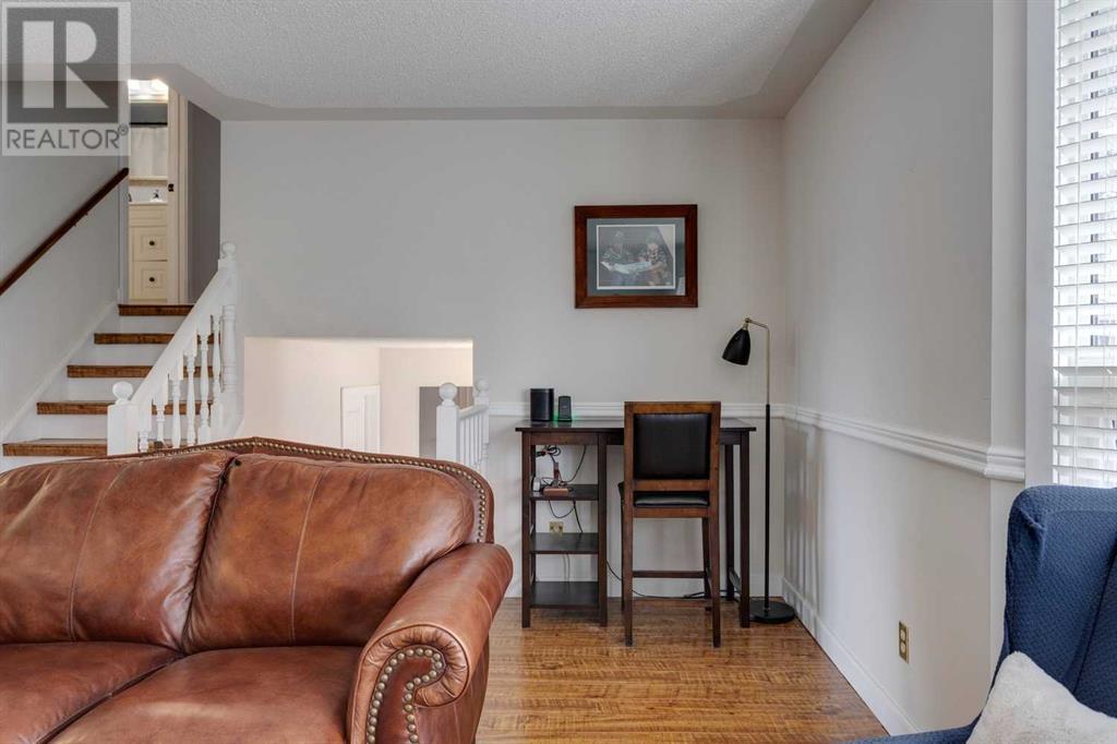 Single Family House for Sale in   Avenue NW Silver Springs Calgary 