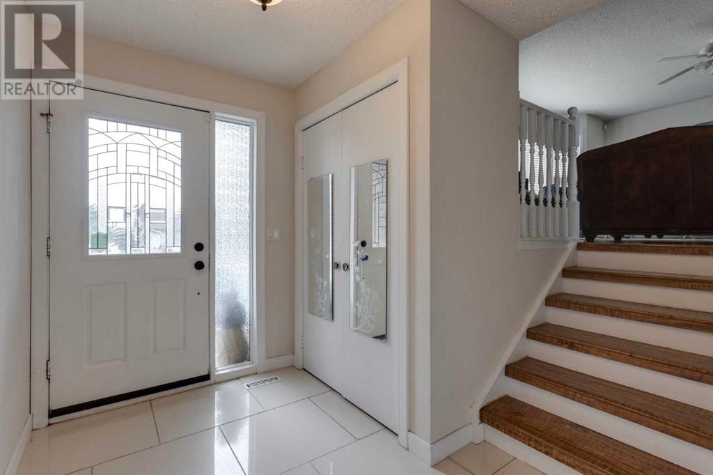 Single Family House for Sale in   Avenue NW Silver Springs Calgary 