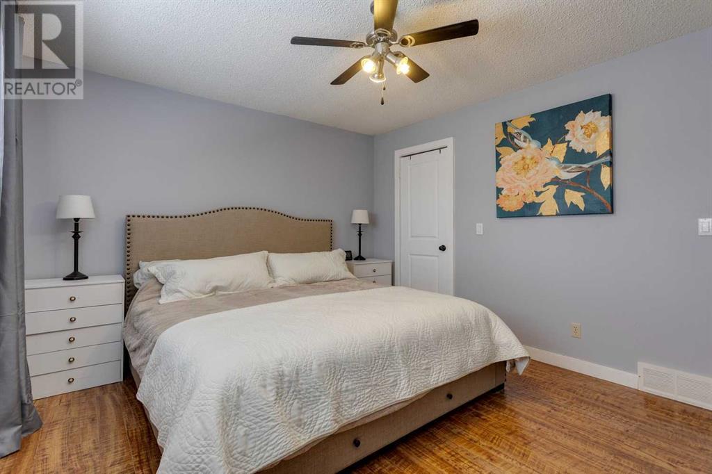 Single Family House for Sale in   Avenue NW Silver Springs Calgary 