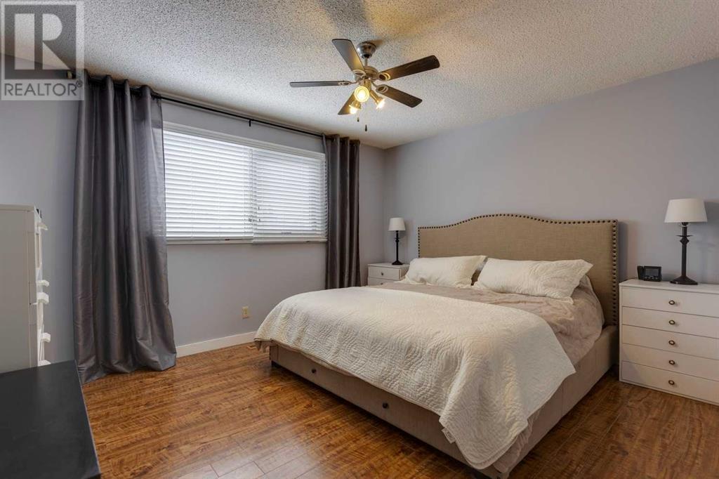 Single Family House for Sale in   Avenue NW Silver Springs Calgary 