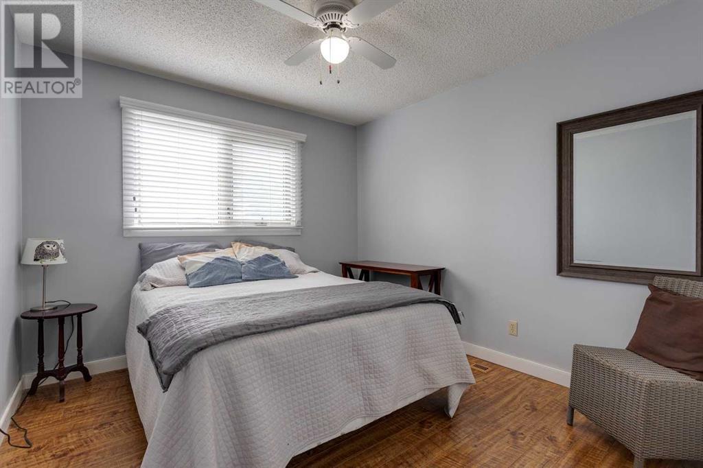 Single Family House for Sale in   Avenue NW Silver Springs Calgary 