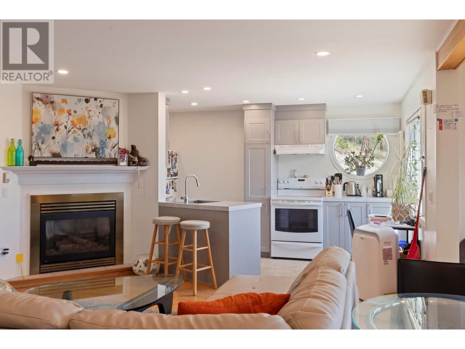  2266 Omineca Place, Kelowna