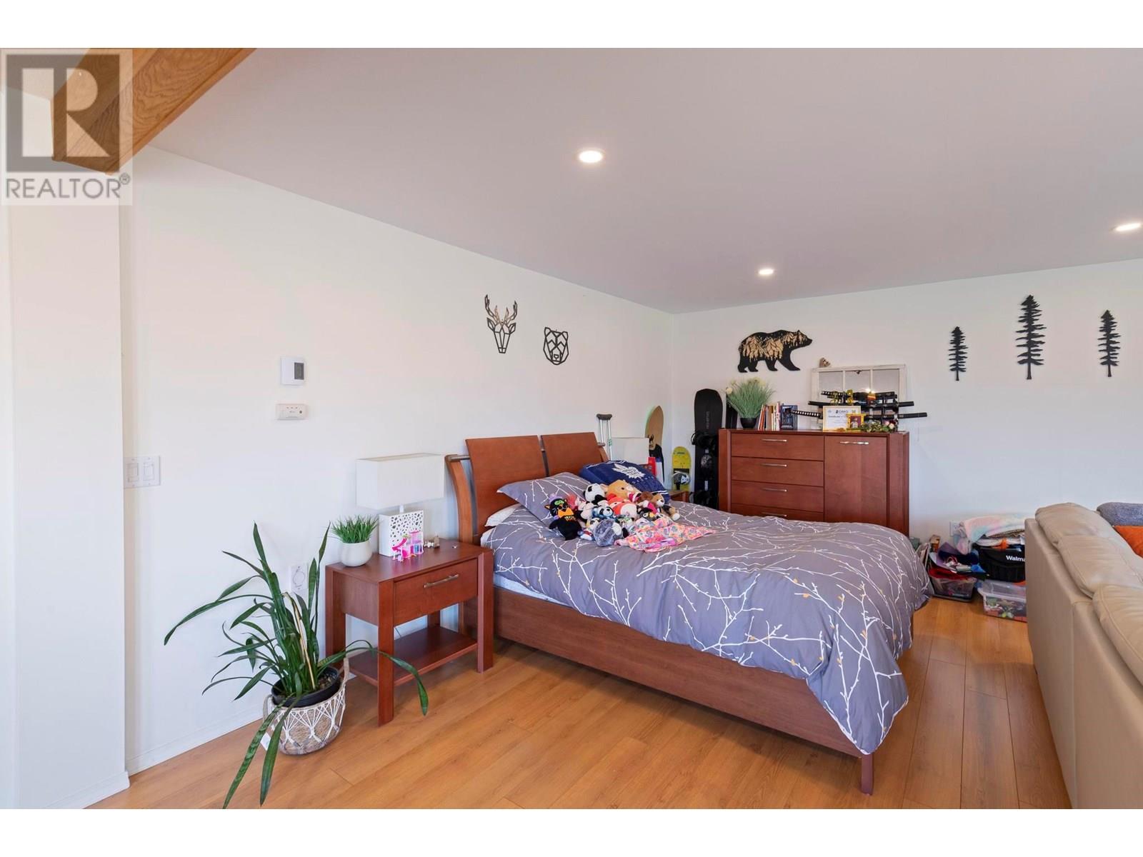  2266 Omineca Place, Kelowna