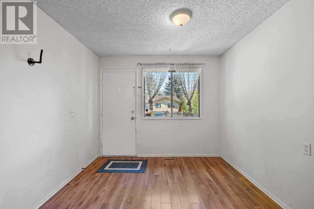 Single Family House Bungalow for Sale in  Berkley Road NW Beddington Heights Calgary 