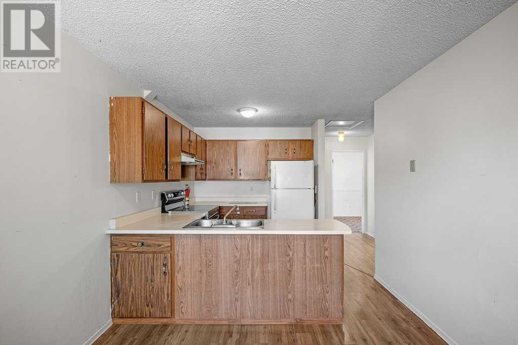 Single Family House Bungalow for Sale in  Berkley Road NW Beddington Heights Calgary 