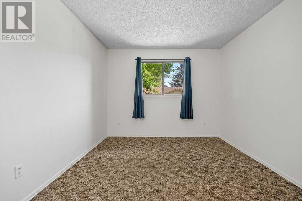 Single Family House Bungalow for Sale in  Berkley Road NW Beddington Heights Calgary 
