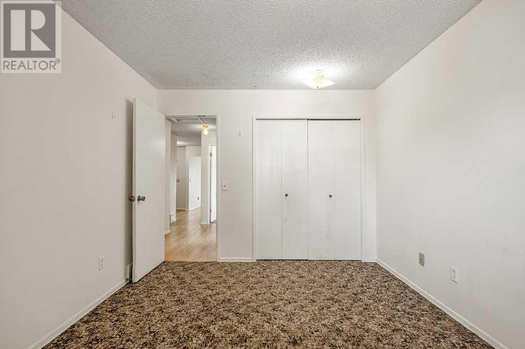 Single Family House Bungalow for Sale in  Berkley Road NW Beddington Heights Calgary 