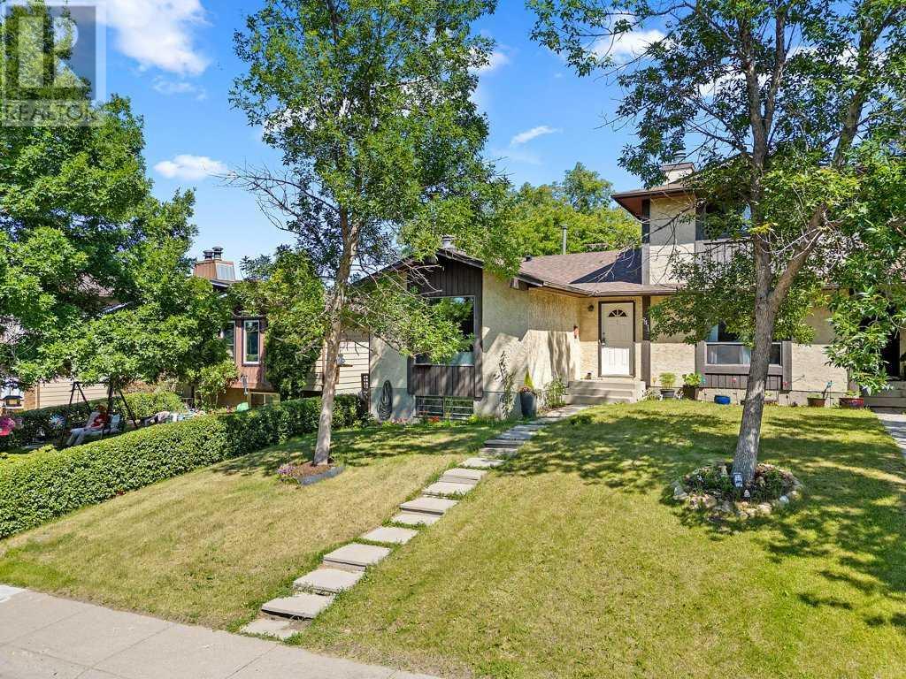 Single Family House Bungalow for Sale in  Berkley Road NW Beddington Heights Calgary 