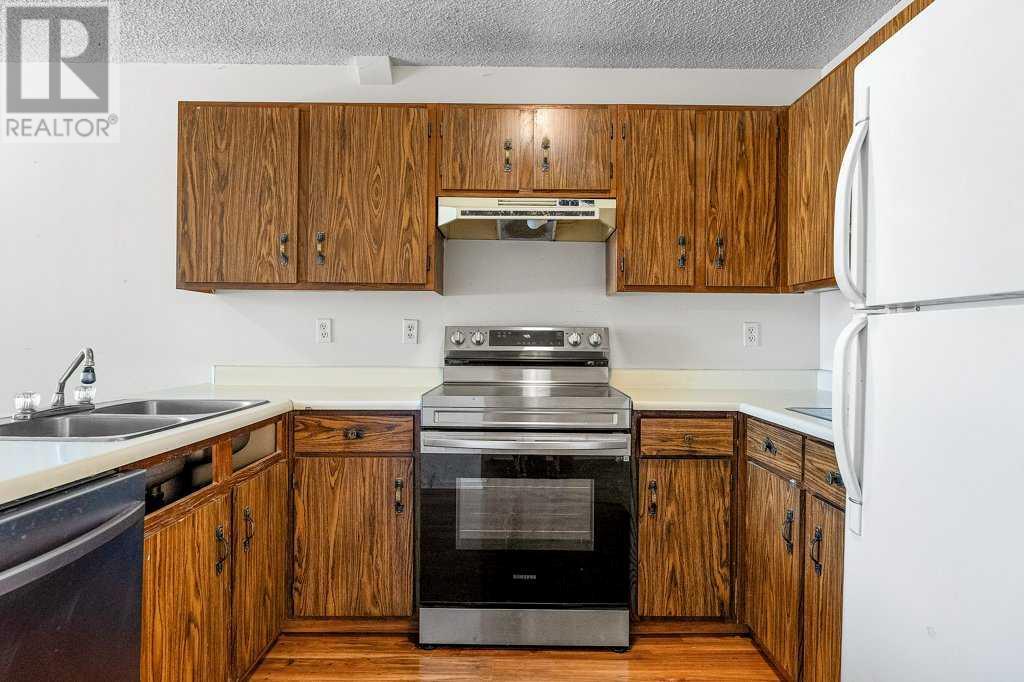 Single Family House Bungalow for Sale in  Berkley Road NW Beddington Heights Calgary 