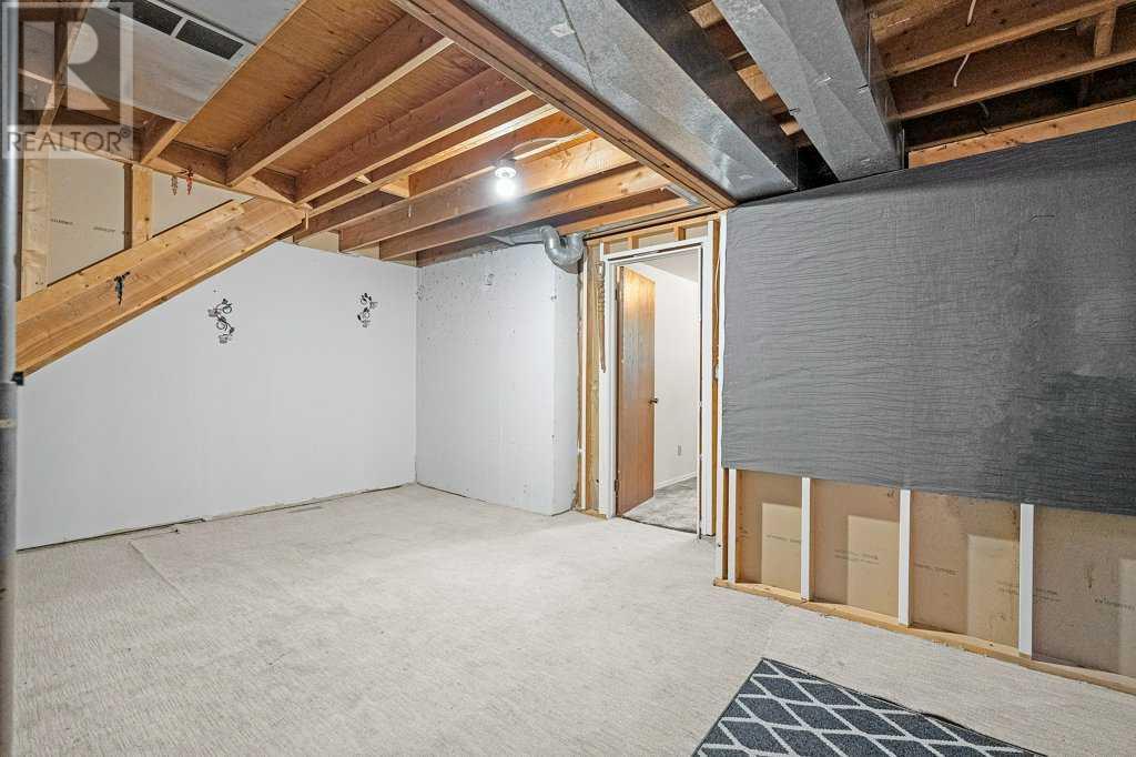 Single Family House Bungalow for Sale in  Berkley Road NW Beddington Heights Calgary 