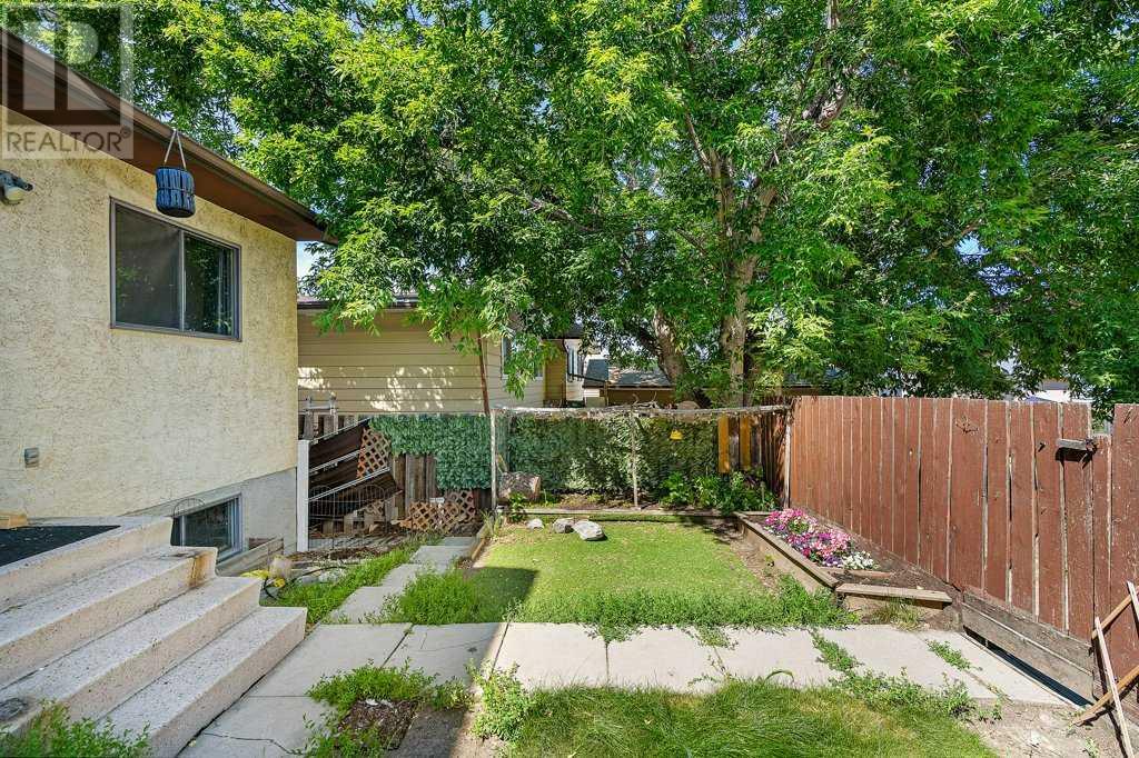 Single Family House Bungalow for Sale in  Berkley Road NW Beddington Heights Calgary 
