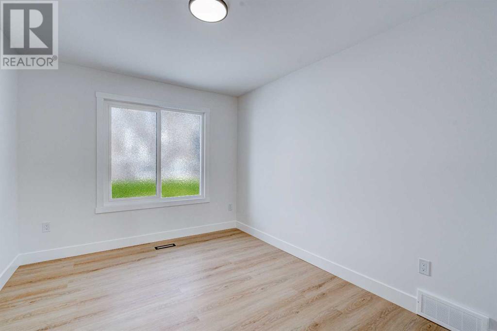 Single Family House 4 Level for Sale in  Westview Drive SW Westgate Calgary 