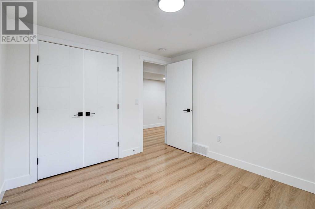 Single Family House 4 Level for Sale in  Westview Drive SW Westgate Calgary 