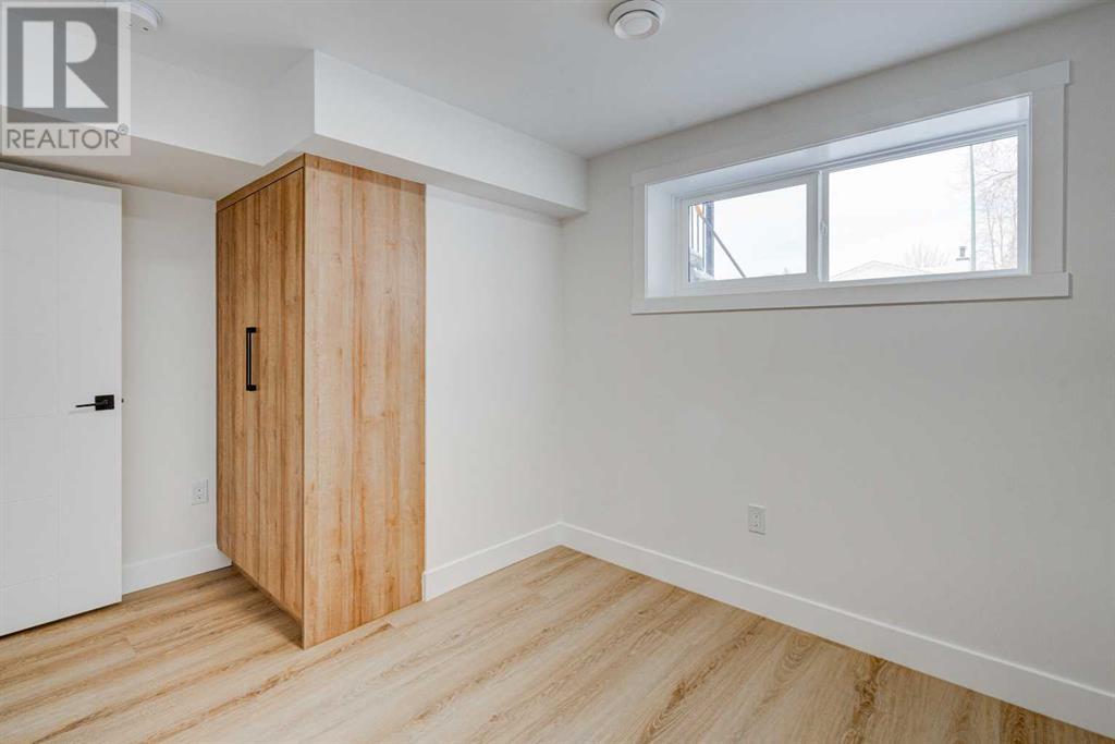 Single Family House 4 Level for Sale in  Westview Drive SW Westgate Calgary 
