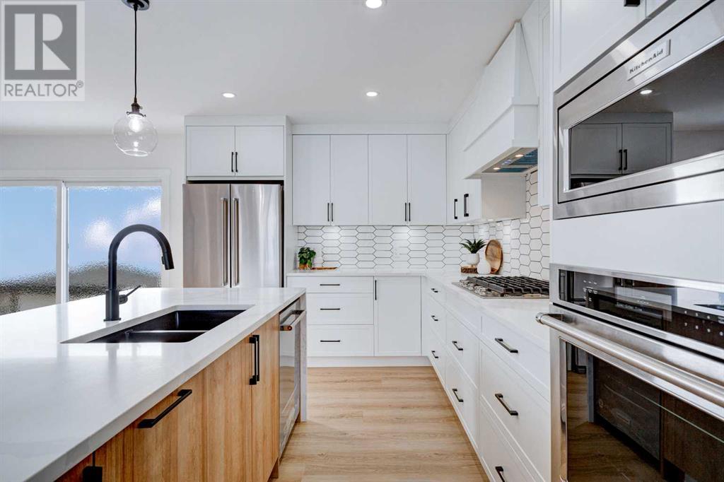 Single Family House 4 Level for Sale in  Westview Drive SW Westgate Calgary 