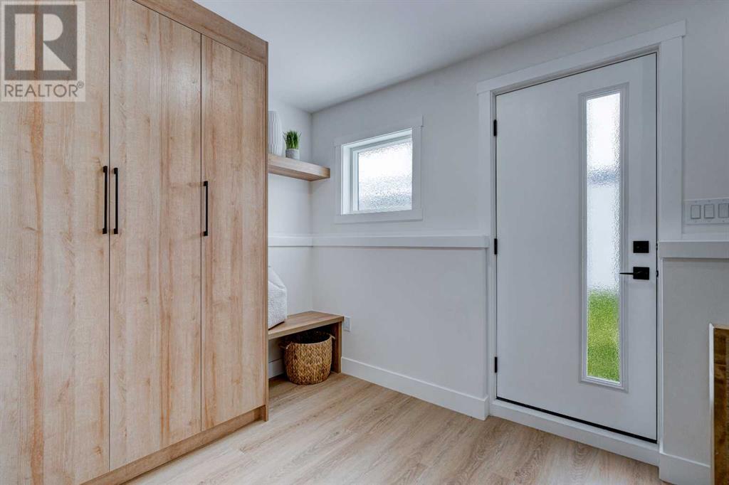 Single Family House 4 Level for Sale in  Westview Drive SW Westgate Calgary 